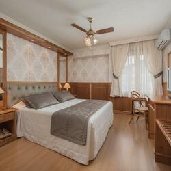 Serrazul Hotel